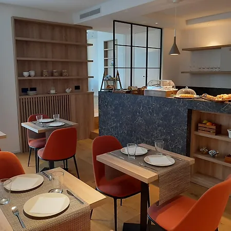 B&B Le Suites di Costanza-2